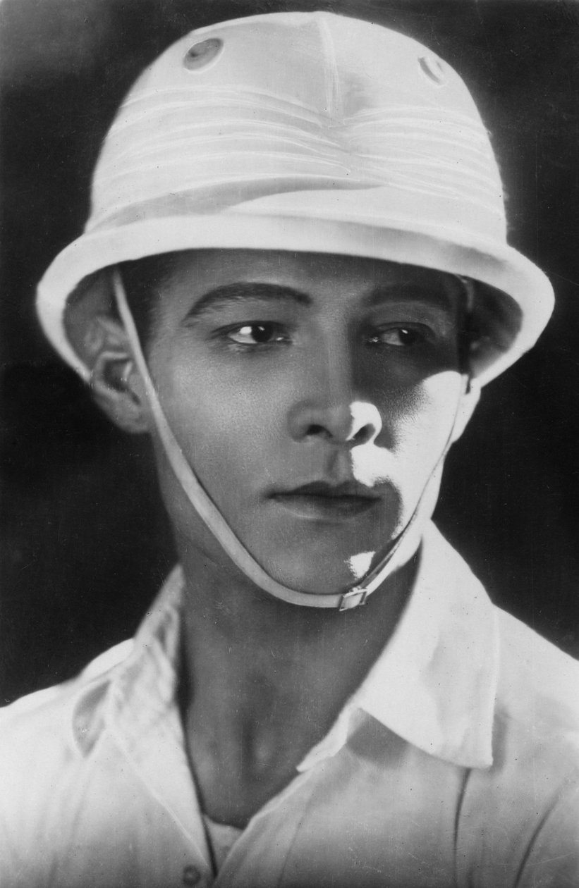 Rudolph Valentino 1895-1926, Italiaanse acteur, ca. 1920s door Unbekannt