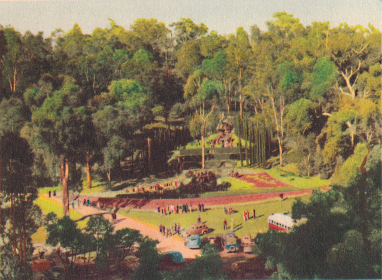Shrine of Remembrance, Araluen, c1947 door Unbekannt