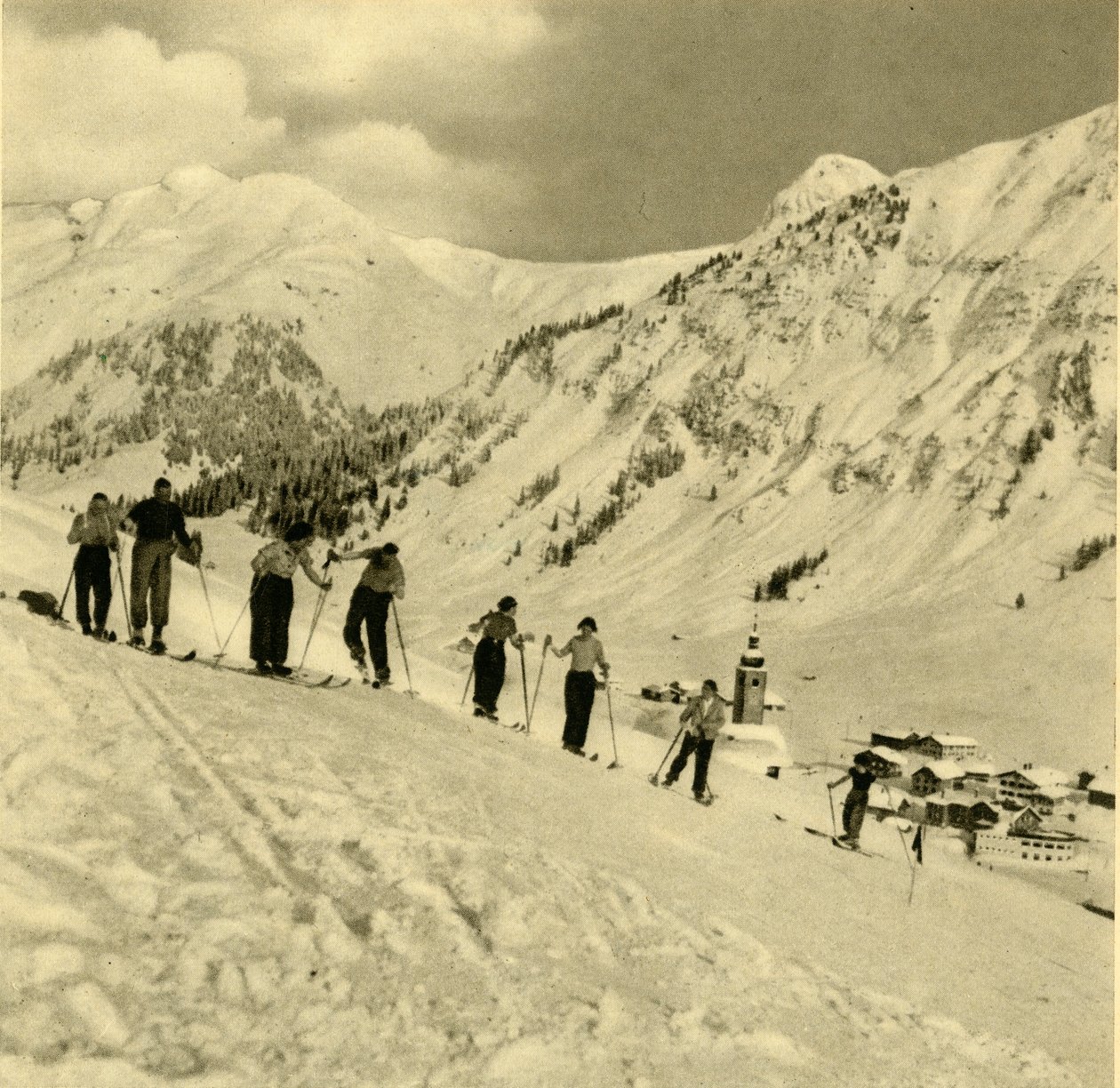 Skiles, Arlberg, Oostenrijk, c1935 door Unbekannt