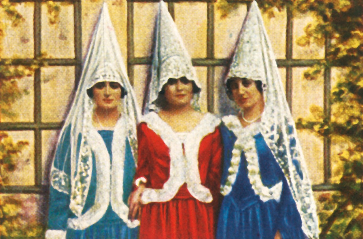 Spaanse vrouwen in mantilla
