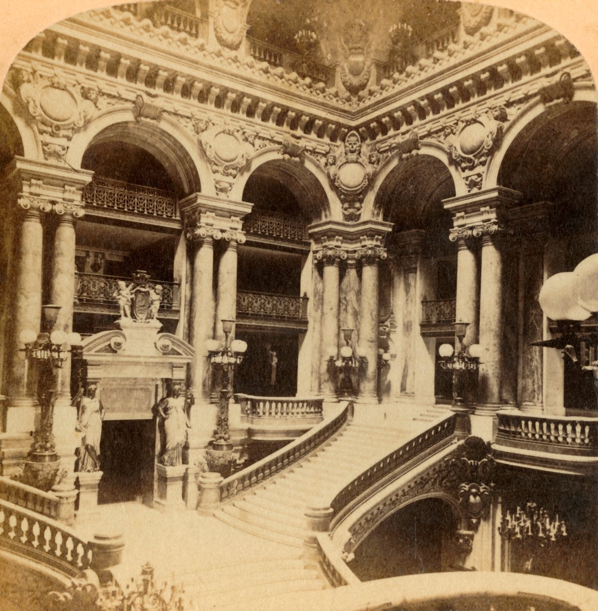 Trap in het Grand Opera House, Parijs, Frankrijk, ca. 1900 door Unbekannt
