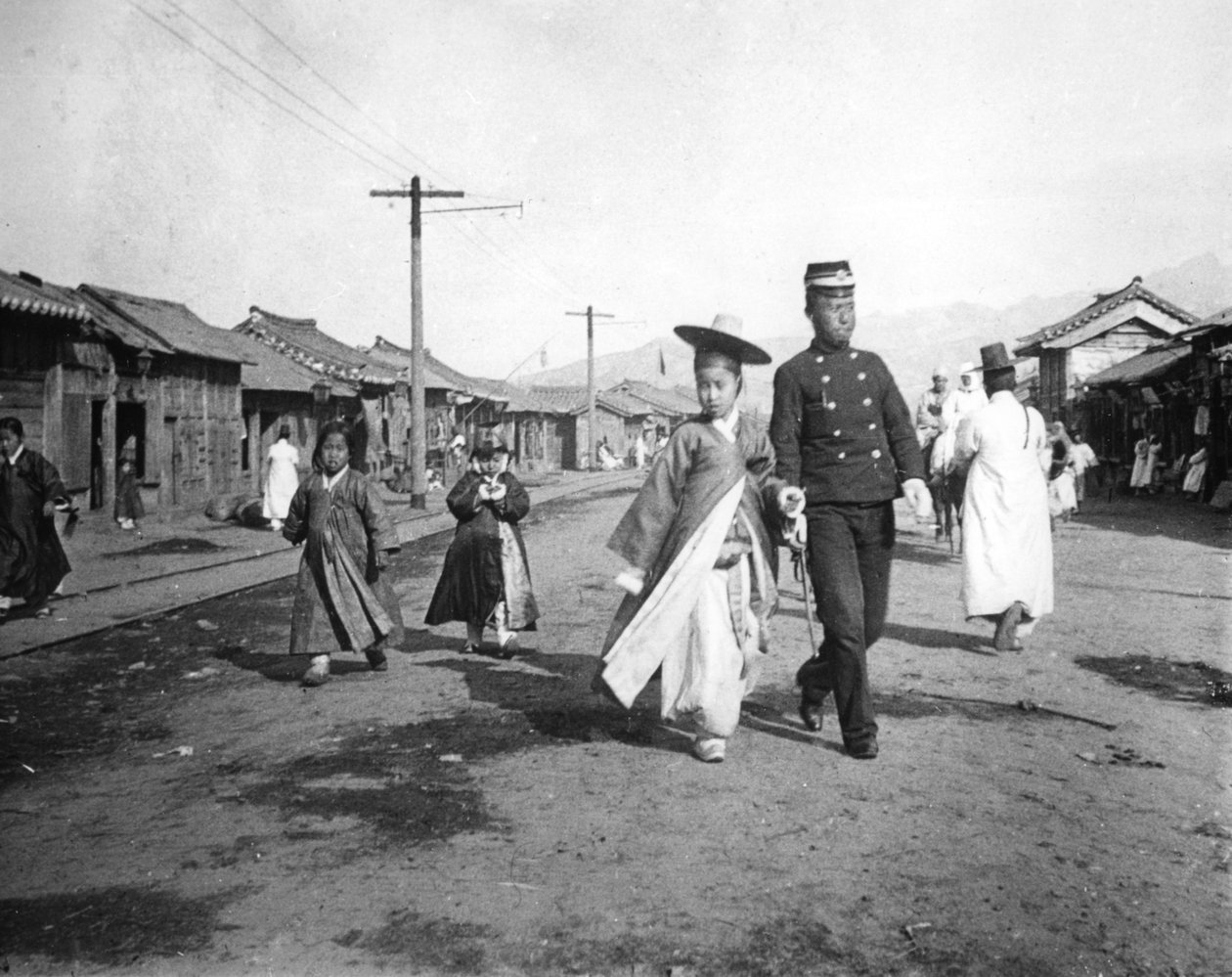 Straatscène, Korea, c1900 door Unbekannt