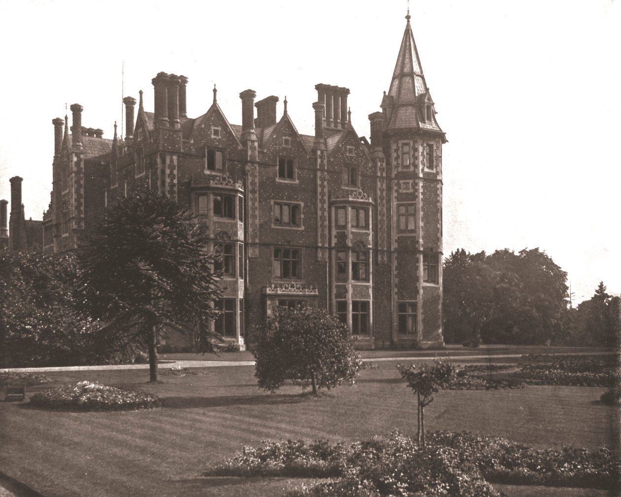 Taplow Court, Buckinghamshire, 1894 door Unbekannt