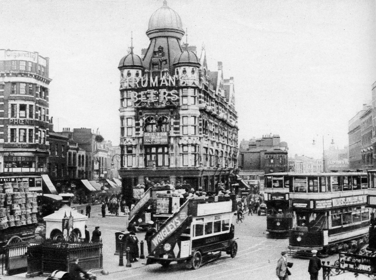 The Elephant and Castle, Londen, 1926-1927 door Unbekannt