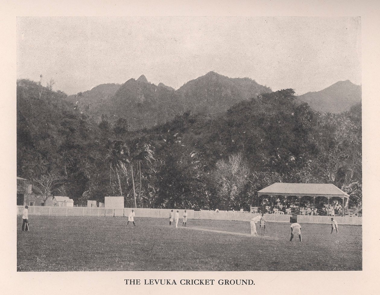 Het Levuka Cricketveld, Fiji, 1912 door Unbekannt