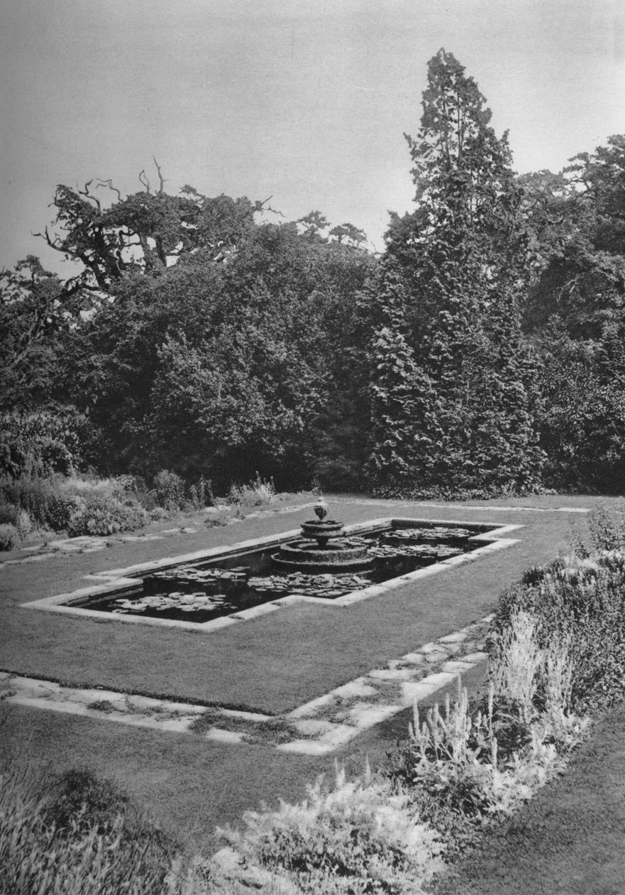 Het leliebekken, The White Lodge, Richmond, 1926 door Unbekannt