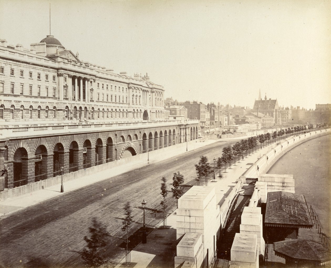 Victoria Embankment, met Somerset House, Londen, 1887 door Unbekannt