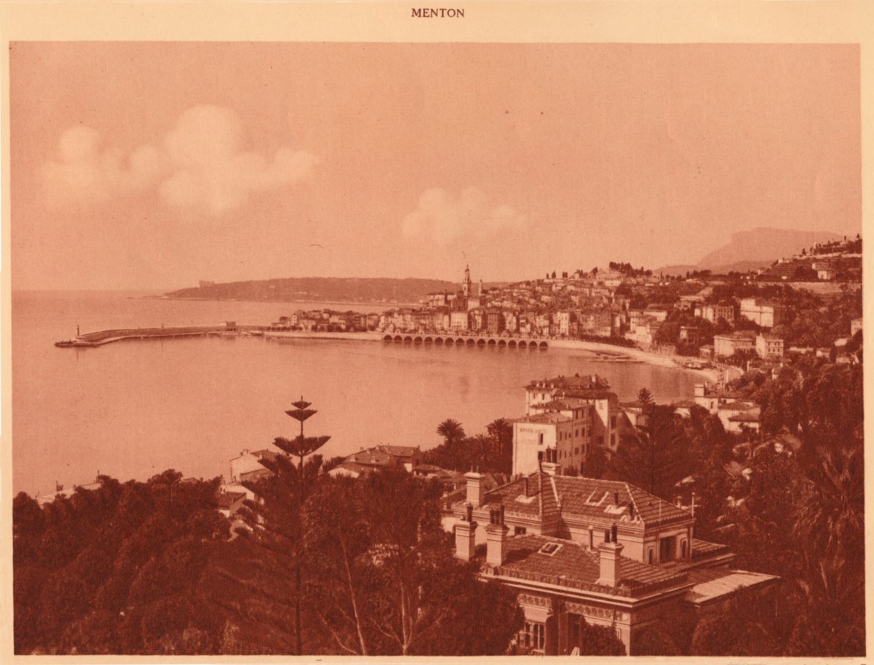 Uitzicht vanaf de Garavan Boulevard, Menton, 1930 door Unbekannt