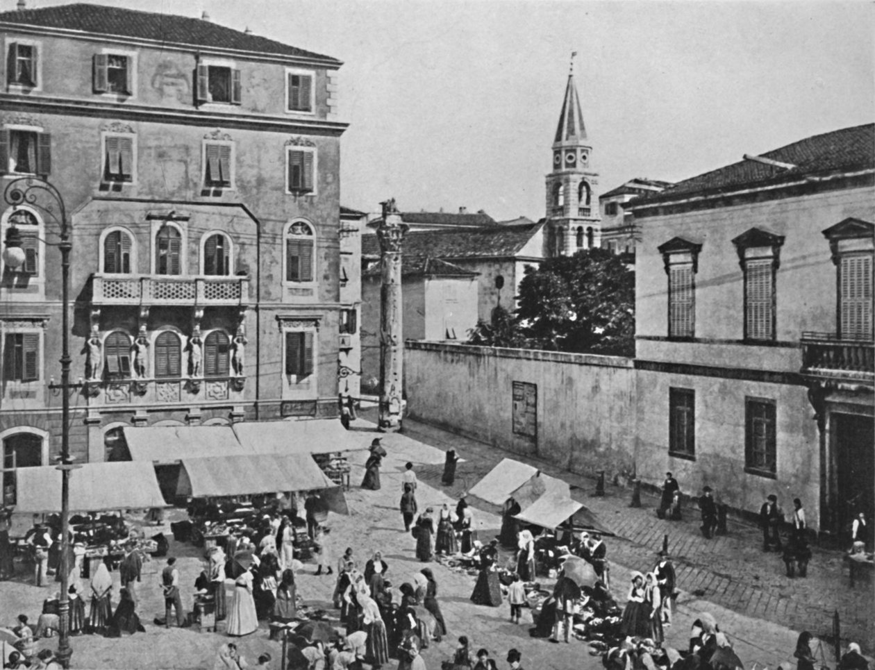 Zara - Piazza delle Erbe door Unbekannt