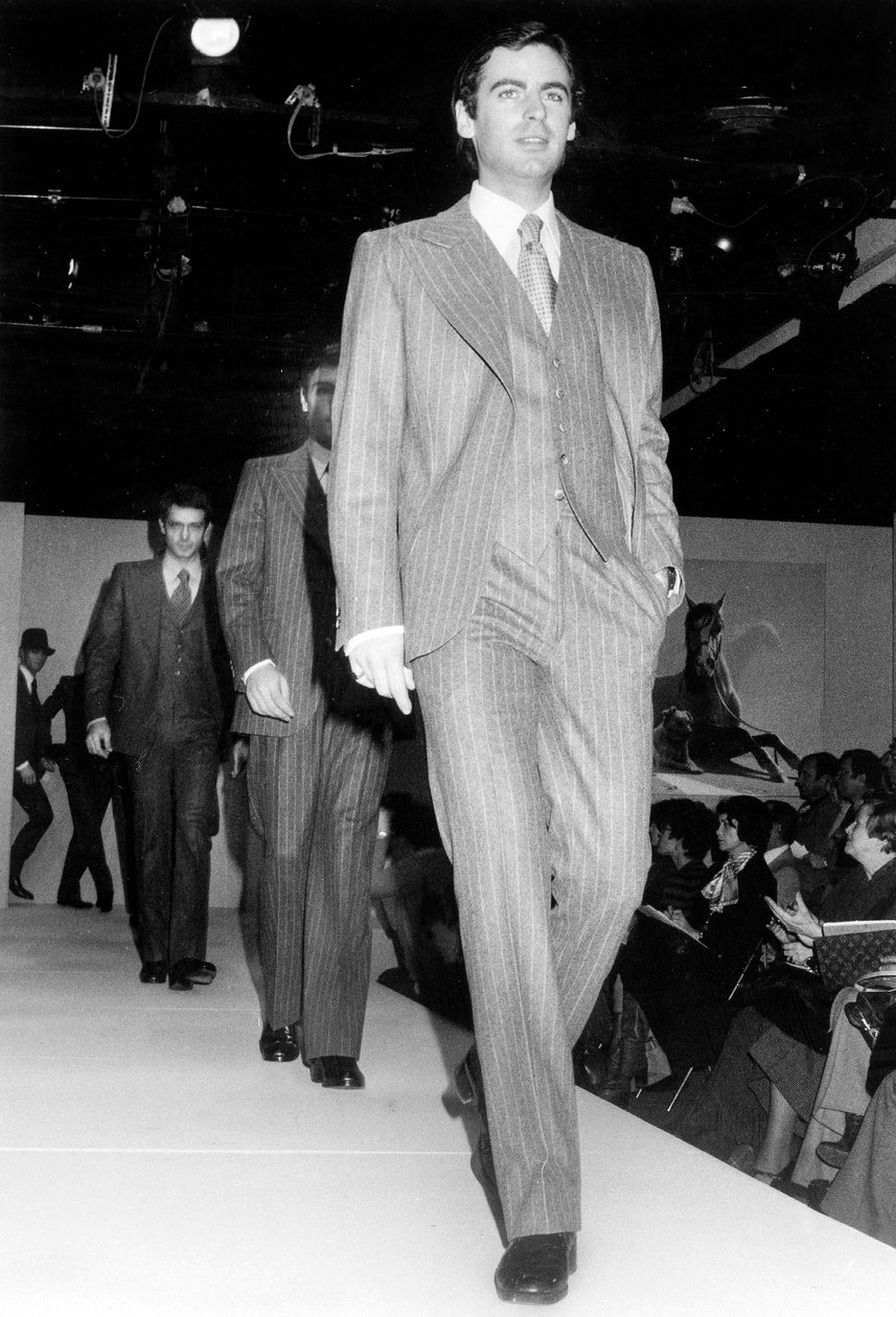 Mannenshow voor de Pierre Cardin lente-zomercollectie 1973-1974, 7 februari 1977 door Unbekannt Unbekannt