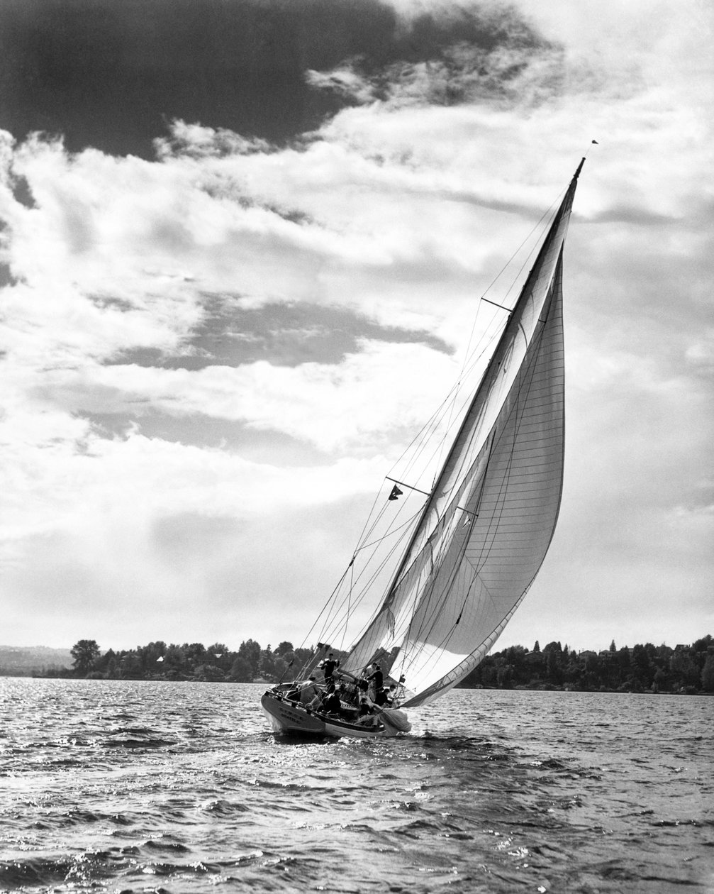 Zeilboot voor de kust door Unbekannt Unbekannt