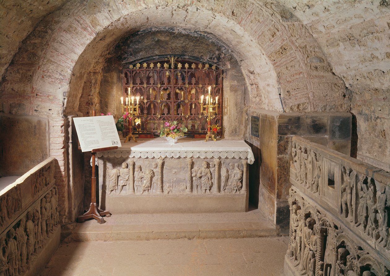 Sarcophagus van Maria Magdalena in de crypte door Unbekannt Unbekannt