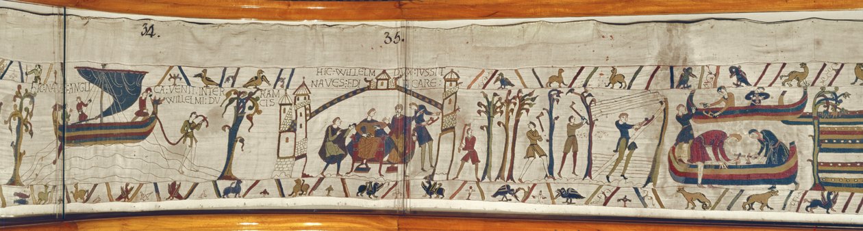 Wanneer hertog Willem hoort van de kroning van Harold, beveelt hij schepen te bouwen ter voorbereiding op de invasie, Tapijt van Bayeux door Unbekannt Unbekannt