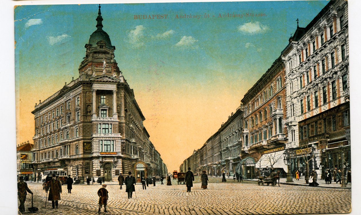 Boedapest - Andrassy Avenue door Unbekannter Künstler