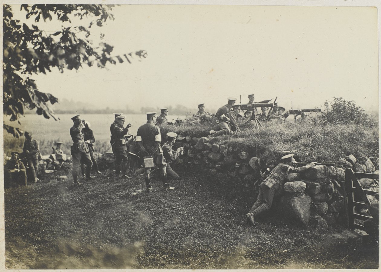 Machinegeweerschutters op manoeuvres, ca. 1911 door Unbekannt