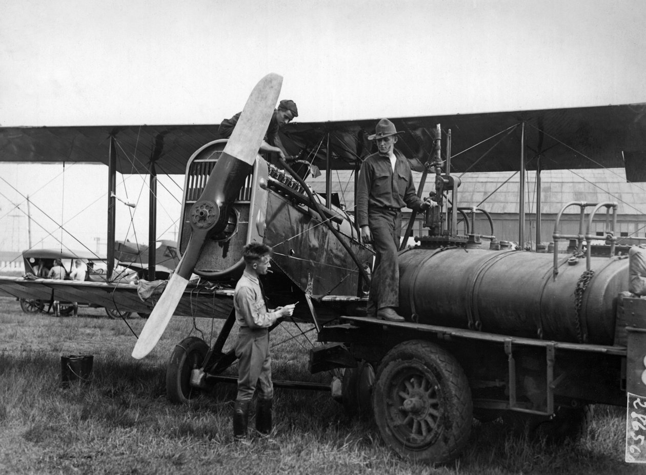Mitchel Field (Long Island), VS, 15 juli door William M. Timlin