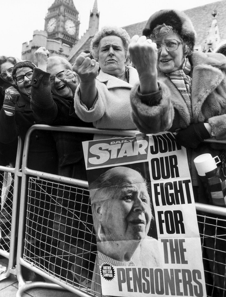 OAPs lobby, Londen, maart 1981 door Unbekannt