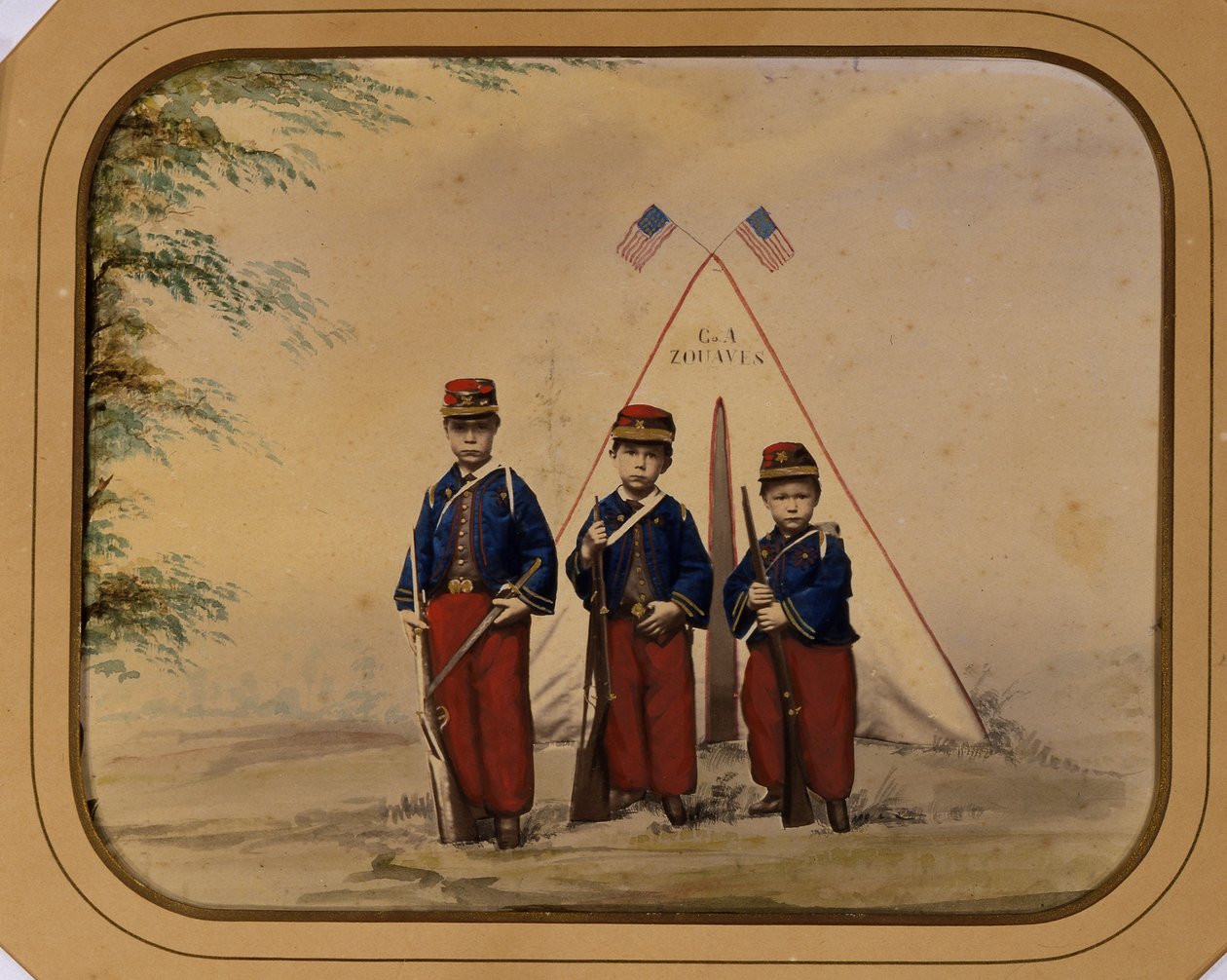 Drie jongens in zoeavenkostuum door Unidentified