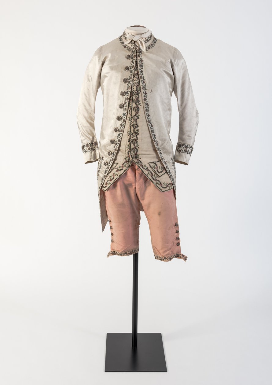 Crèmekleurige zijden satijnen geborduurde jas en roze zijden kniebroek, 1780s door Unbekannt Unbekannt