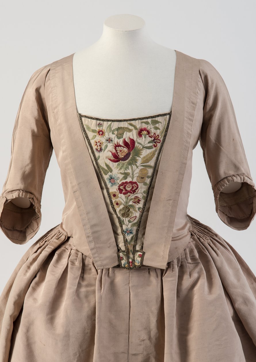 Rood en blauw zijden geborduurde stomacher, 1740s door Unbekannt Unbekannt