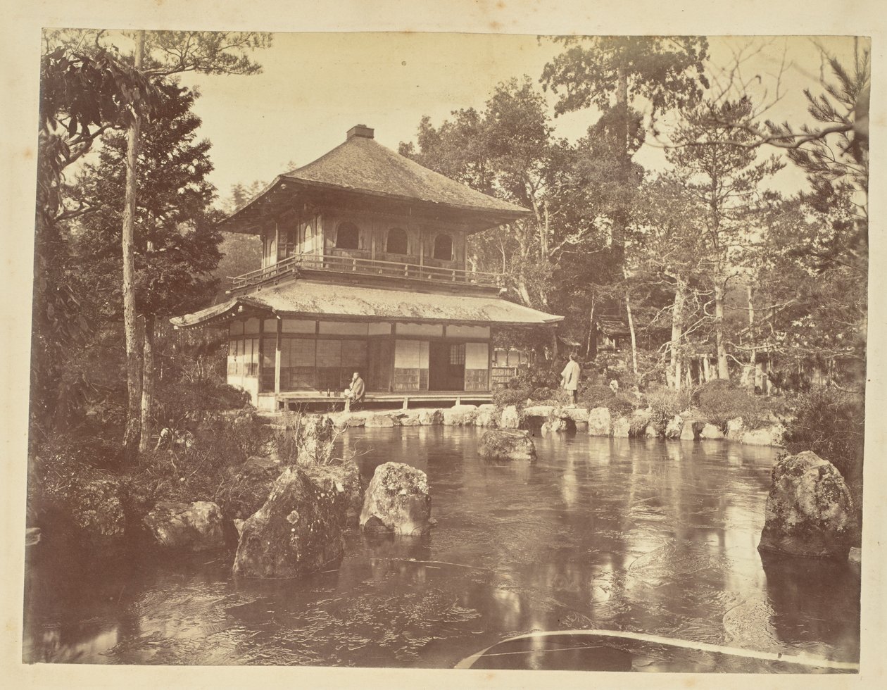[Het Zilveren Paviljoen bij de Jion-ji Tempel]. door Unknown artist