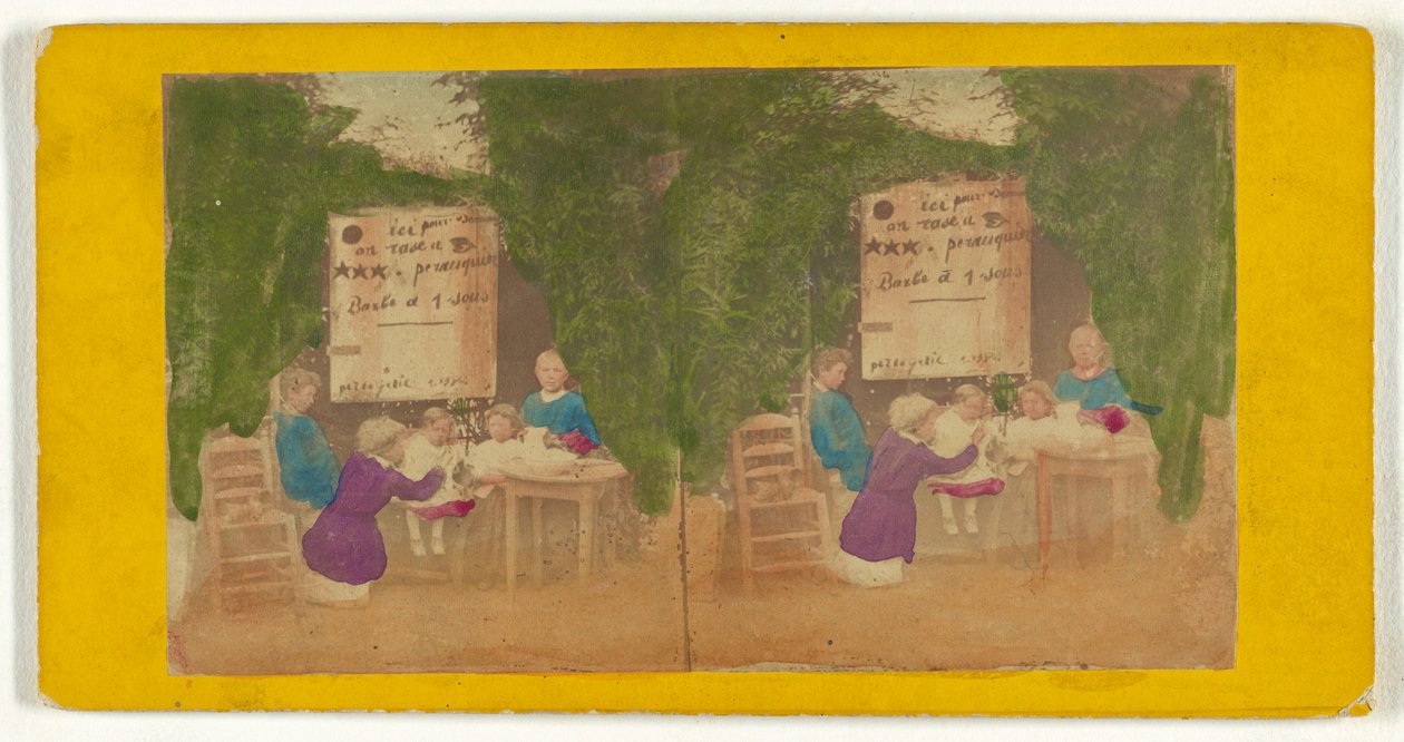 [Vrouwen en kinderen zitten aan een tafel]. door Unknown artist