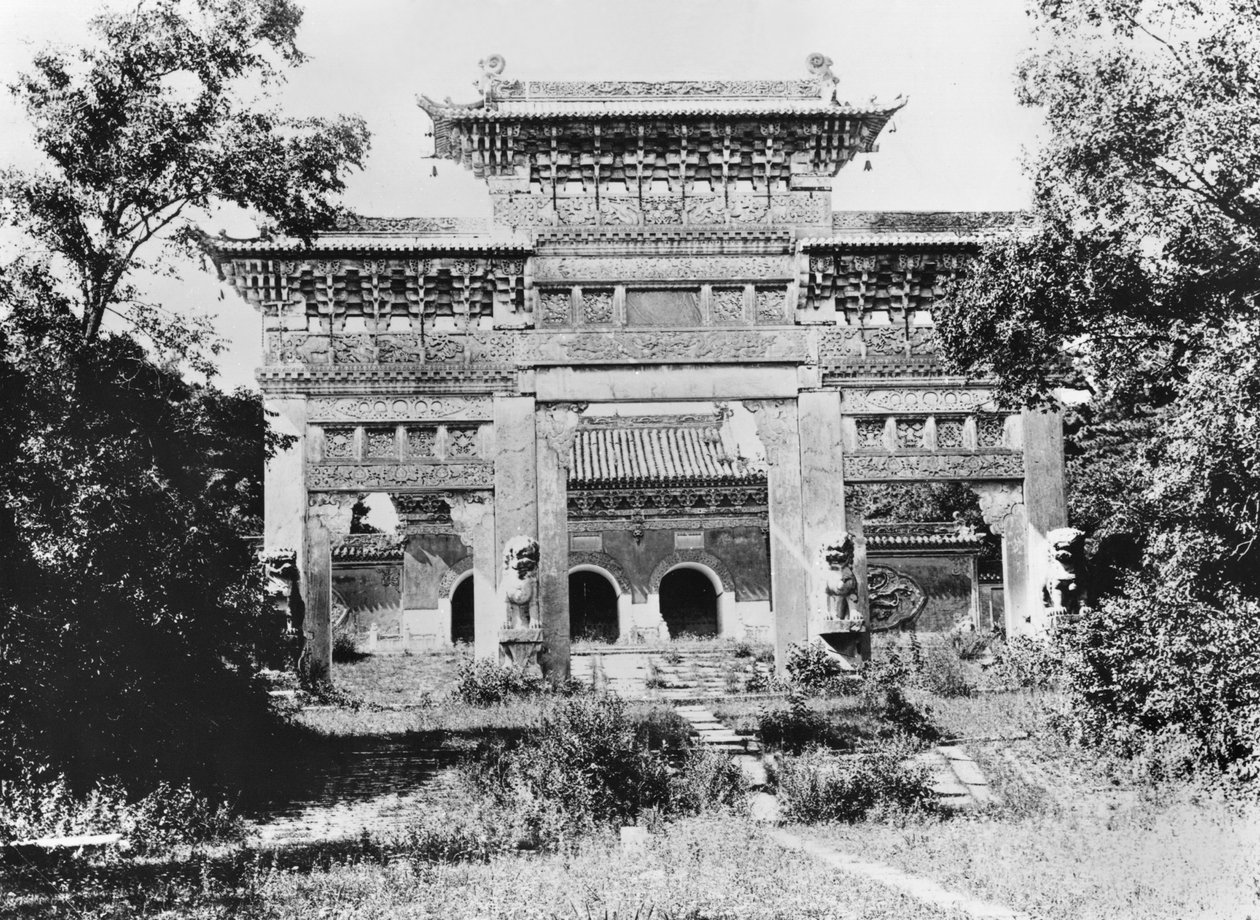 Graf van Keizer Qing Taizong en het Heilige Pad in Moukden, China door Valerian Gribayedoff