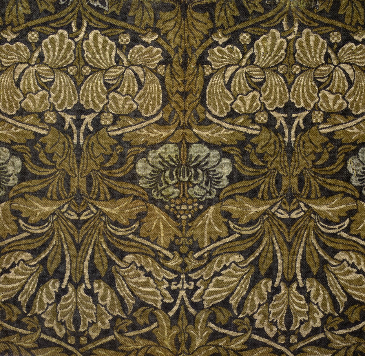 Detail van een gordijn, tulp en roos ontwerp door William Morris