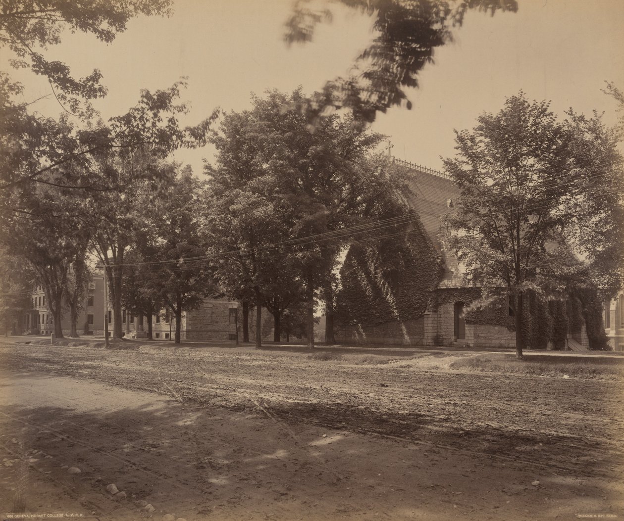 Geneva, Hobart College door William H. Rau