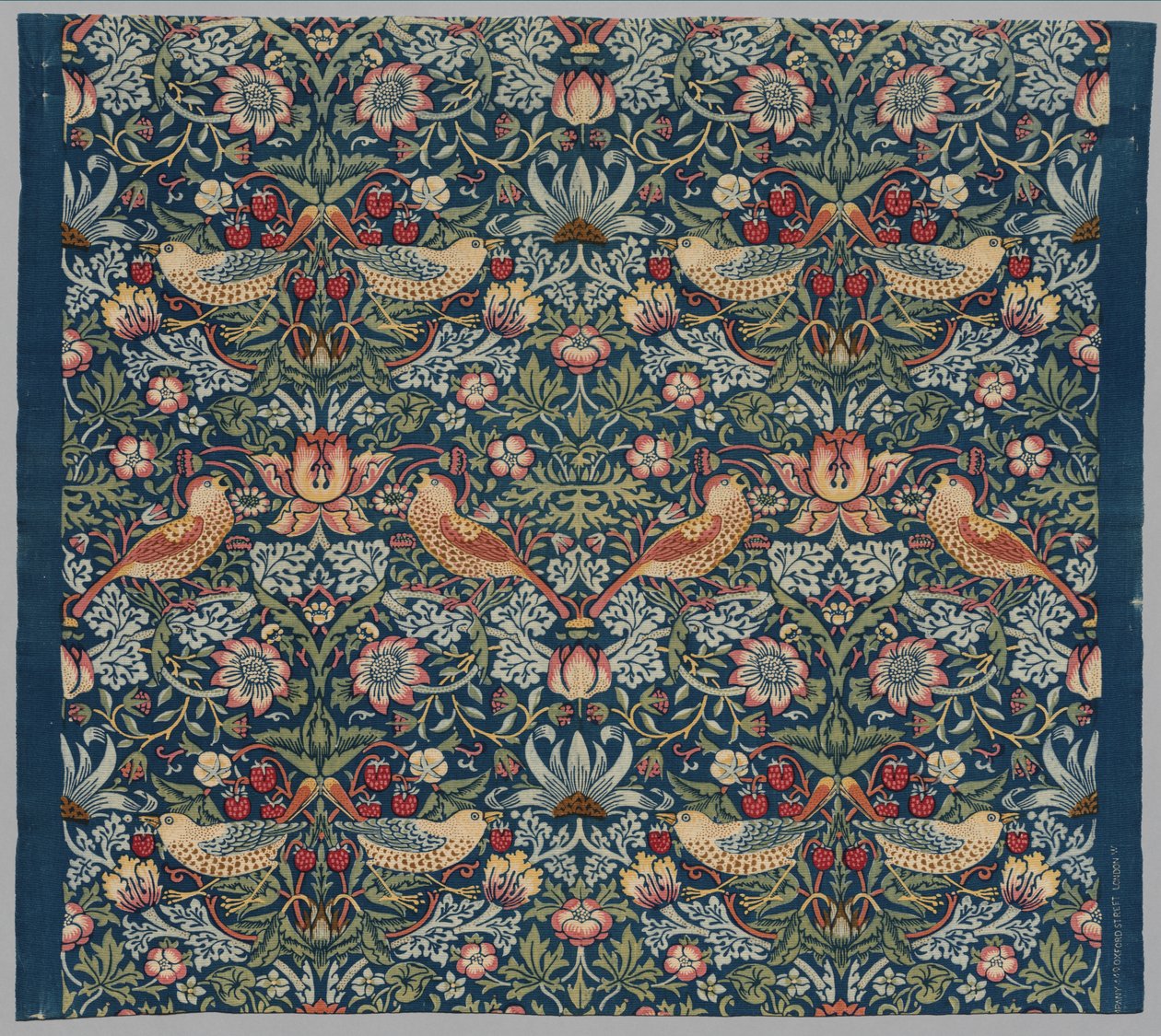 Aardbeienrover, ca. 1936 door William Morris
