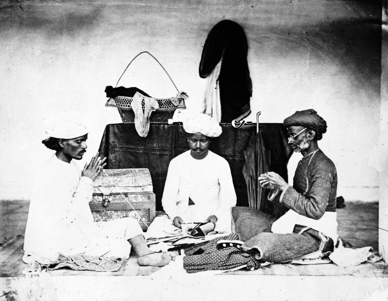 Kleermakers, c.1870s door Willoughby Wallace Hooper