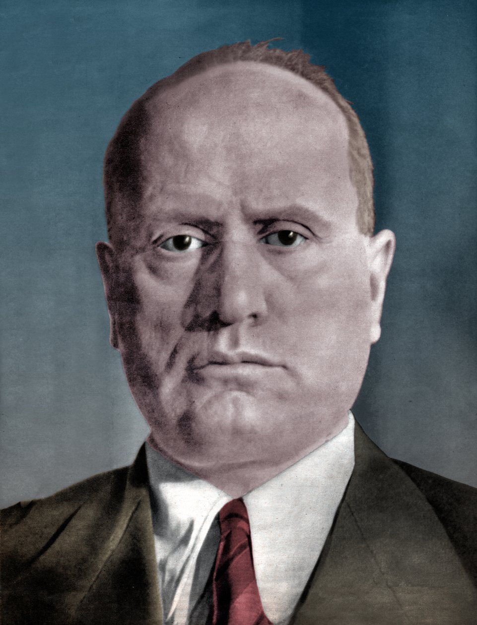 Benito Mussolini door . .