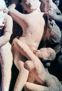 Erotisch beeldhouwwerk, Khajuraho, India. c950-1050