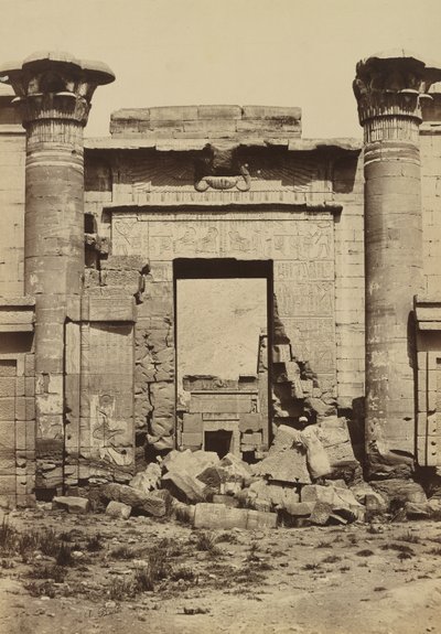 Medinet Habu: Romeinse Kolommen door Antonio Beato