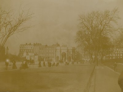 Marble Arch, Hyde Park, Londen door English Photographer