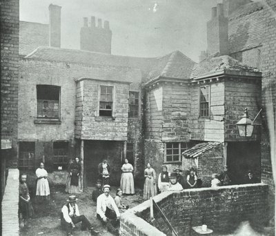 Market Court, Londen, 1868 door English Photographer