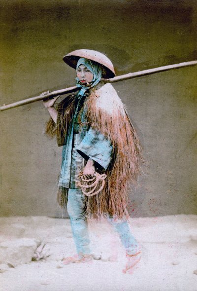 Coolie in winterkleding, Japan, 1882 door Felice Beato