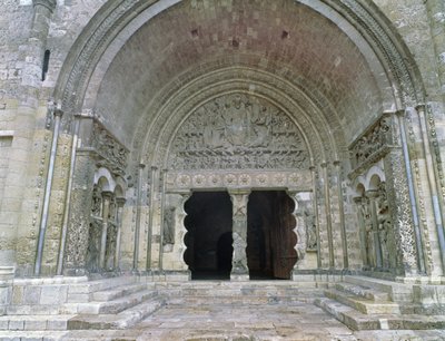 Zuidportaal, gebouwd ca. 1115 door French School