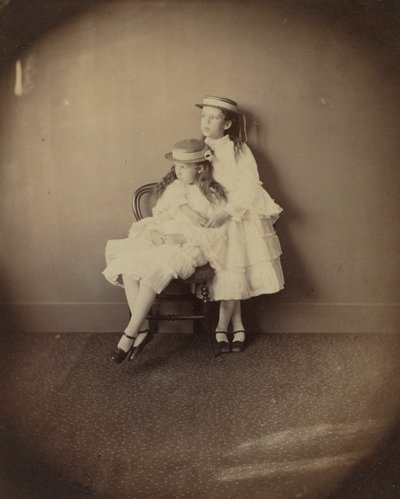 Julia en Ethel Arnold, 1872 door Lewis Carroll