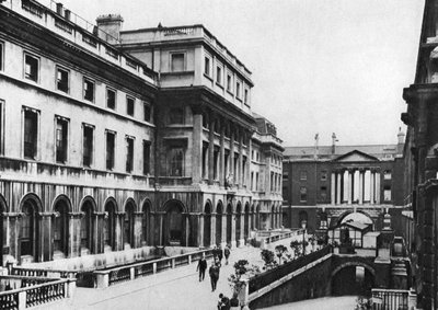 De oostelijke vleugel van Somerset House, Londen, 1926-1927 door McLeish