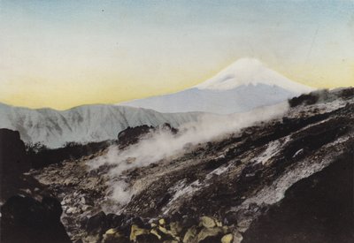 Japan, ca. 1912: Fuji vanaf Ohwakudani, Hakone door Photographer Japanese