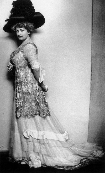 Alma Mahler, Oostenrijkse socialite en componist, ca. 1908 door Unbekannt