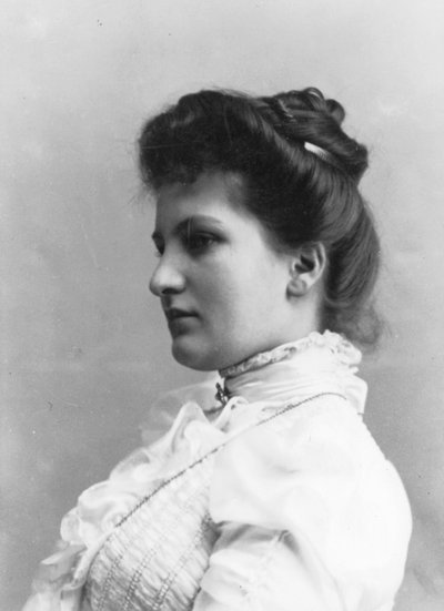 Alma Schindler, Oostenrijkse socialite en componist, c1900 door Unbekannt