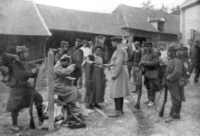 Gevangen Duitse krijgsgevangenen, Frankrijk, augustus 1914 door Unbekannt