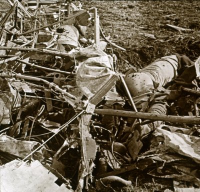 Neergestort vliegtuig, Aisne, Frankrijk, c1914-c1918 door Unbekannt