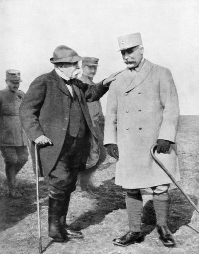 Generaal Philippe Pétain en Georges Clemenceau, 1926 door Unbekannt