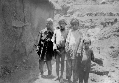 Heuvelstamkinderen, Chakrata, 1917 door Unbekannt