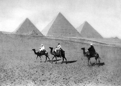 De piramides van Gizeh, Caïro, Egypte, ca. 1920s door Unbekannt