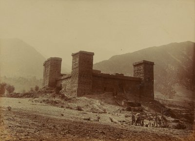 Uitzicht op Chitral Fort door Unknown photographer