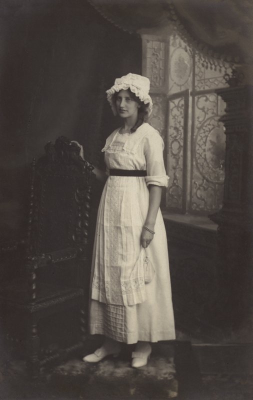 Meisje met kanten muts door Arthur C. Burgess